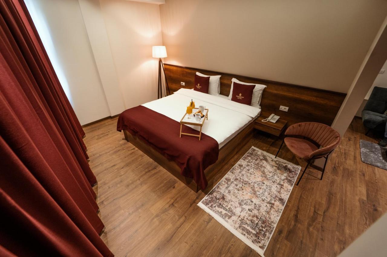 Monarch Boutique Hotel Призрен Екстериор снимка