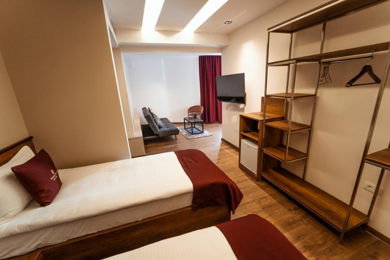 Monarch Boutique Hotel Призрен Екстериор снимка