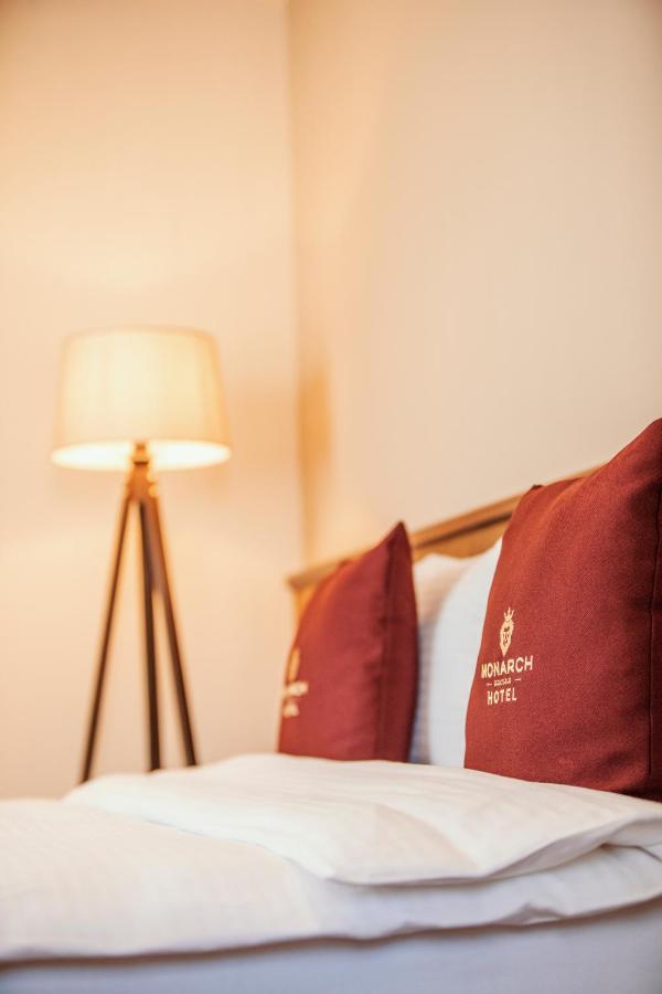 Monarch Boutique Hotel Призрен Екстериор снимка