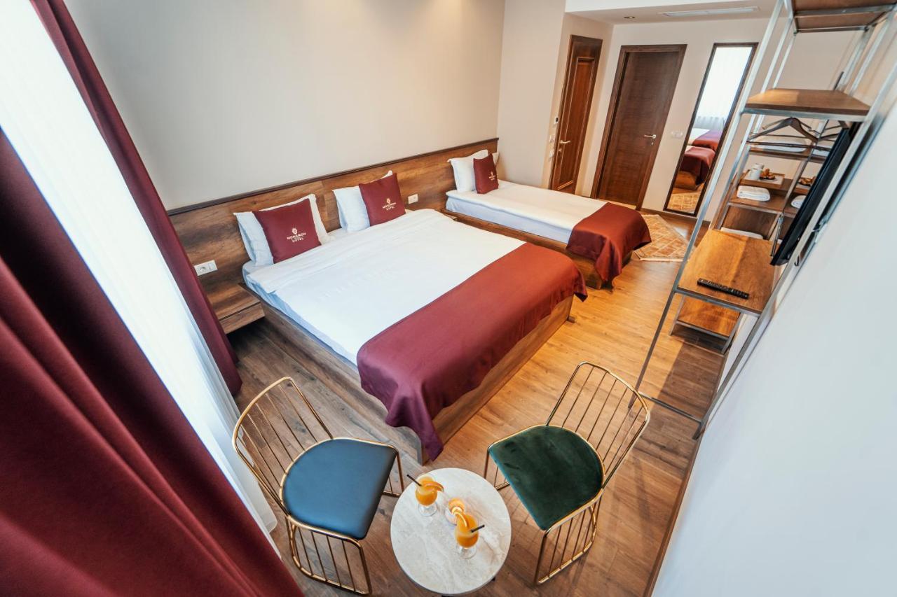 Monarch Boutique Hotel Призрен Екстериор снимка