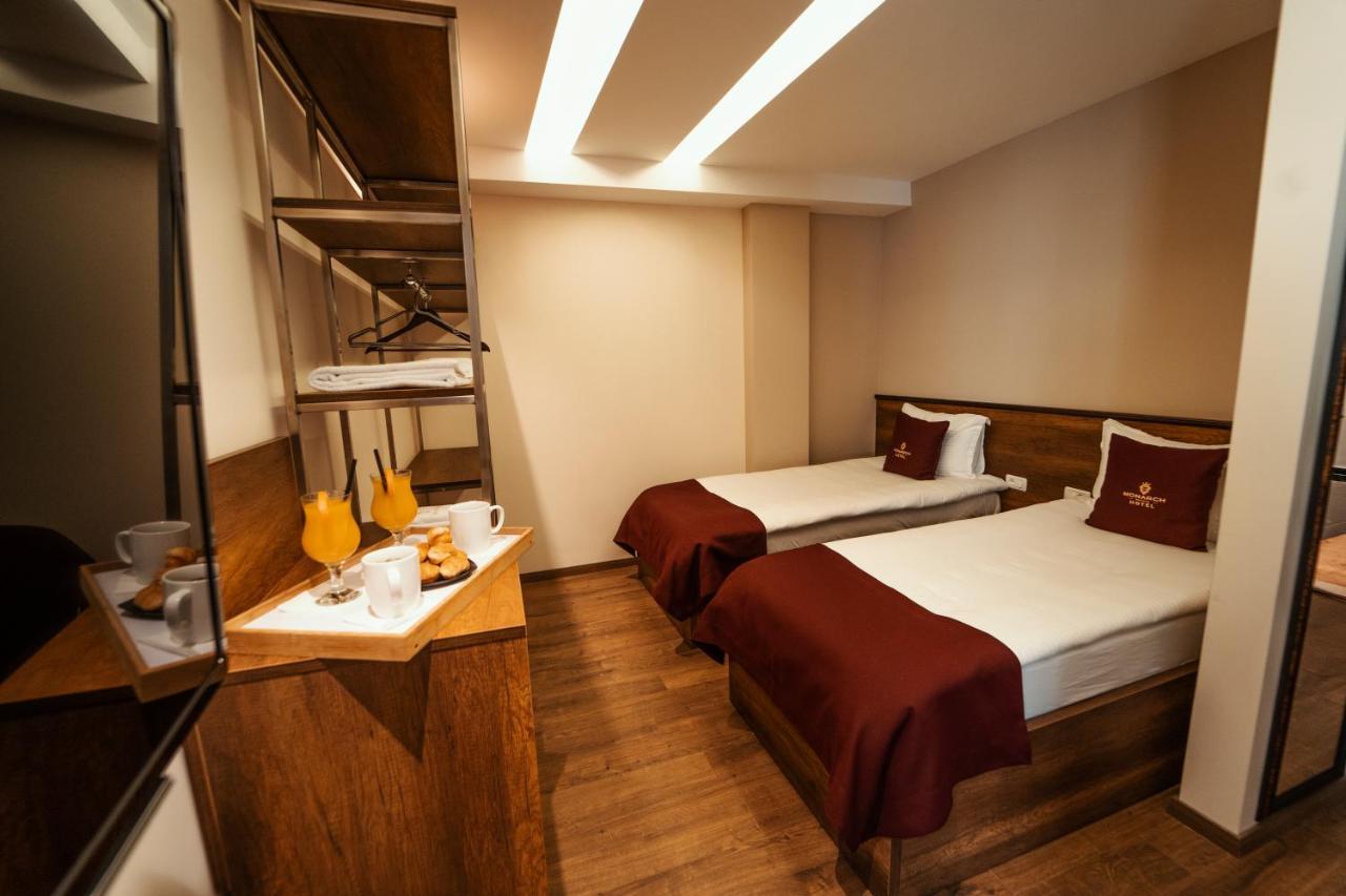 Monarch Boutique Hotel Призрен Екстериор снимка