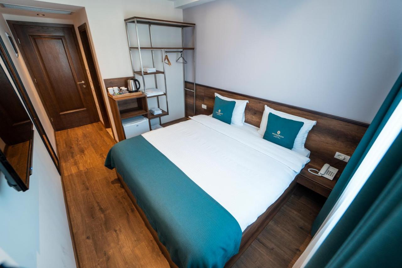 Monarch Boutique Hotel Призрен Екстериор снимка
