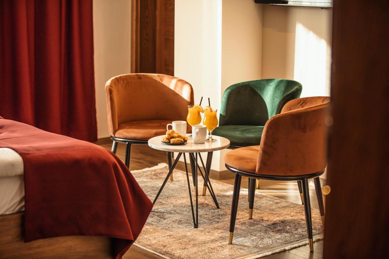 Monarch Boutique Hotel Призрен Екстериор снимка