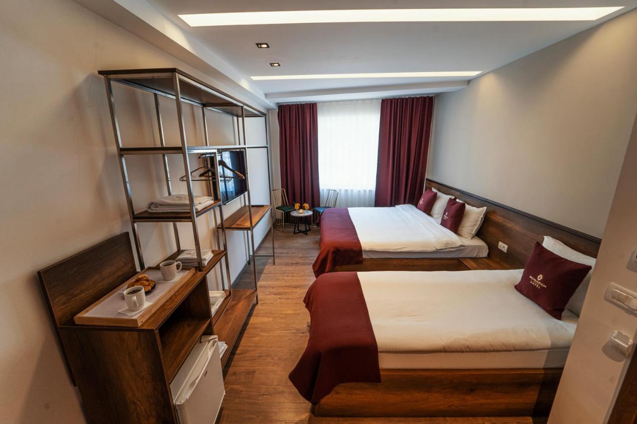 Monarch Boutique Hotel Призрен Екстериор снимка