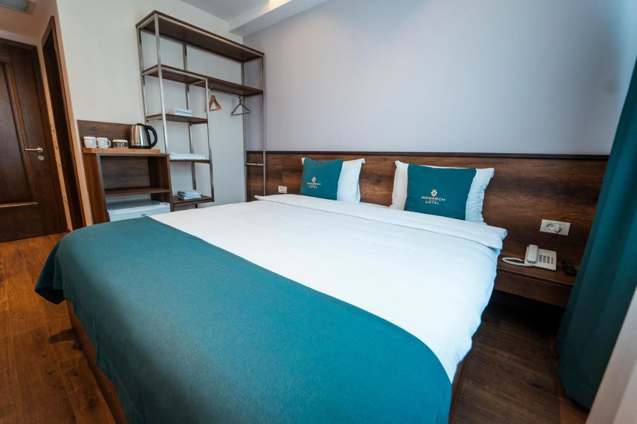 Monarch Boutique Hotel Призрен Екстериор снимка