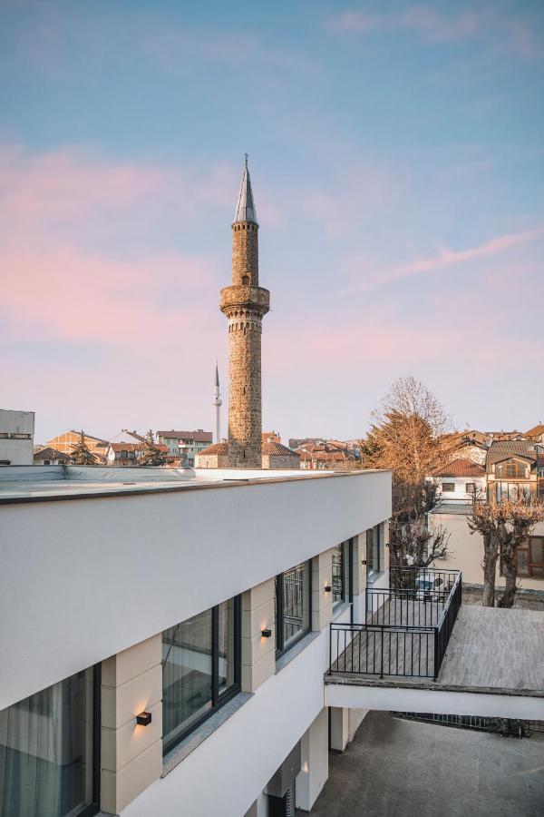 Monarch Boutique Hotel Призрен Екстериор снимка
